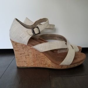 Tom's Clarissa Wedges